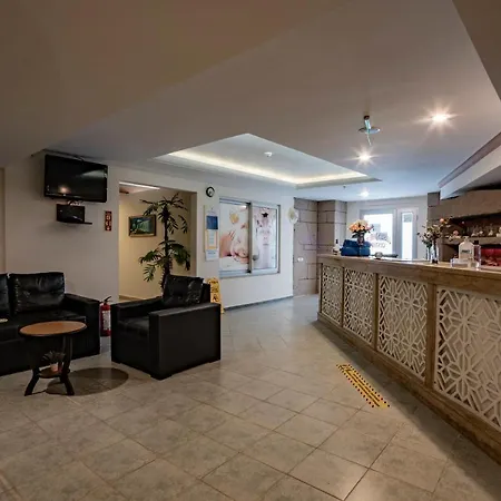 מלון Villa Side Hotel